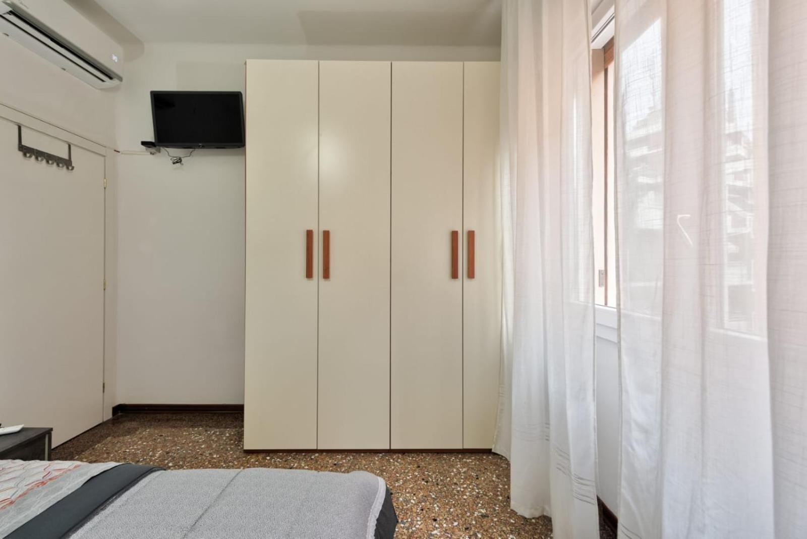 City Living Guest House Venice Местре Экстерьер фото
